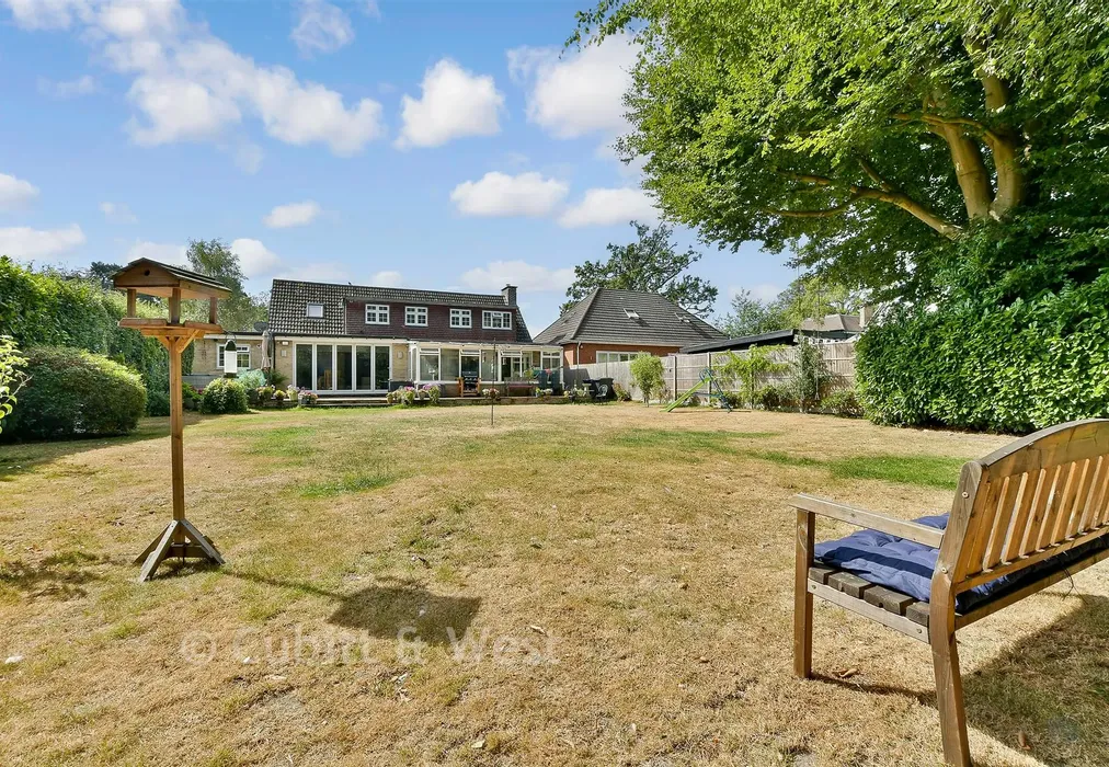 Rear Garden - Heathway, Chaldon, Caterham, Surrey - Wards of Kent