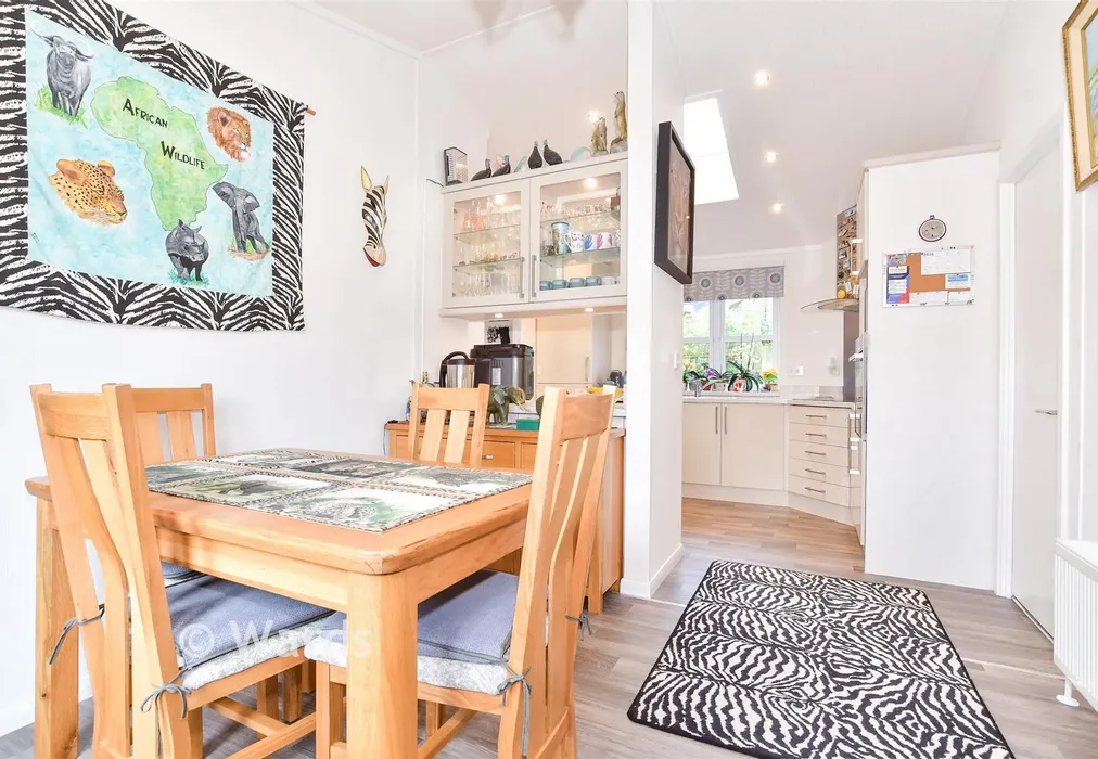 Dining Area - Wateringbury Road, East Malling, Kent - Wards of Kent