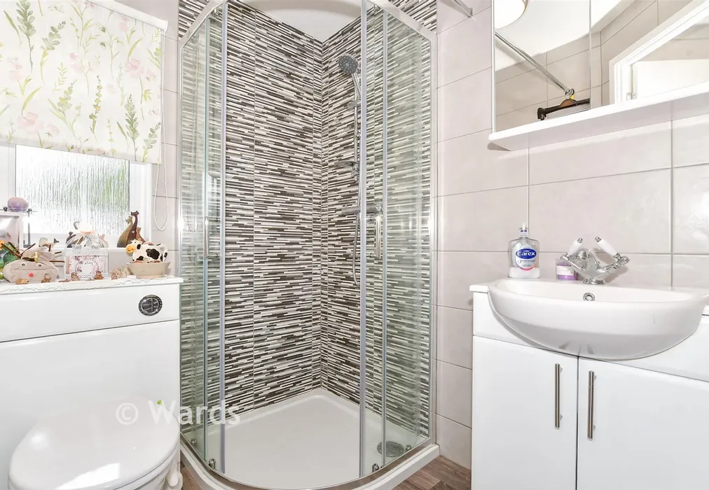 En-Suite Shower Room - Wateringbury Road, East Malling, Kent - Wards of Kent