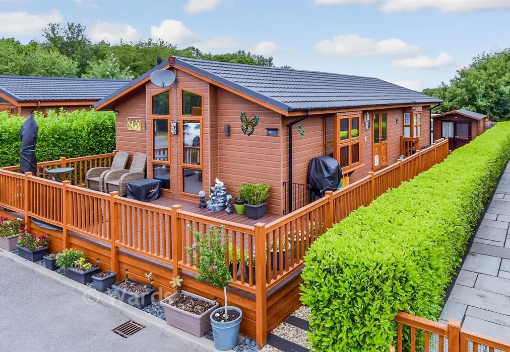 External (Web) - Wateringbury Road, East Malling, Kent - Wards of Kent