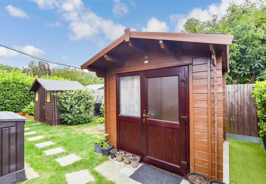 Rear Garden - Wateringbury Road, East Malling, Kent - Wards of Kent