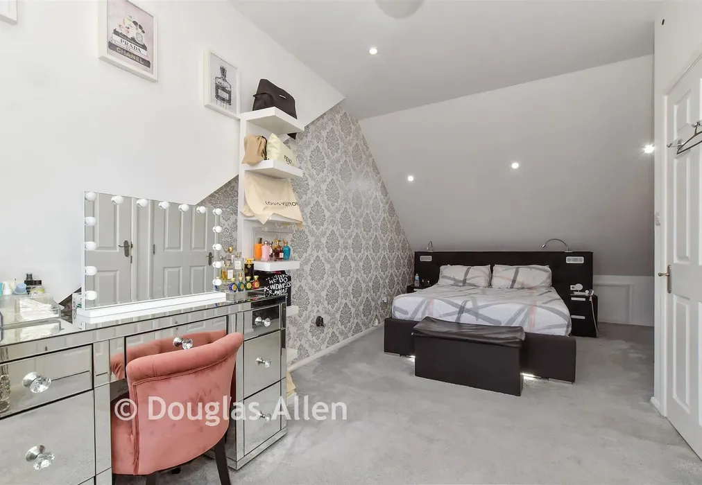 Bedroom 1 - Fairview Avenue, Rainham, Essex - Wards of Kent