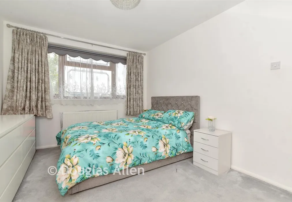 Bedroom 2 - Fairview Avenue, Rainham, Essex - Wards of Kent