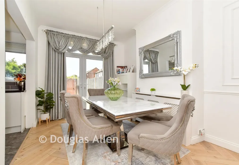 Dining Area - Fairview Avenue, Rainham, Essex - Wards of Kent