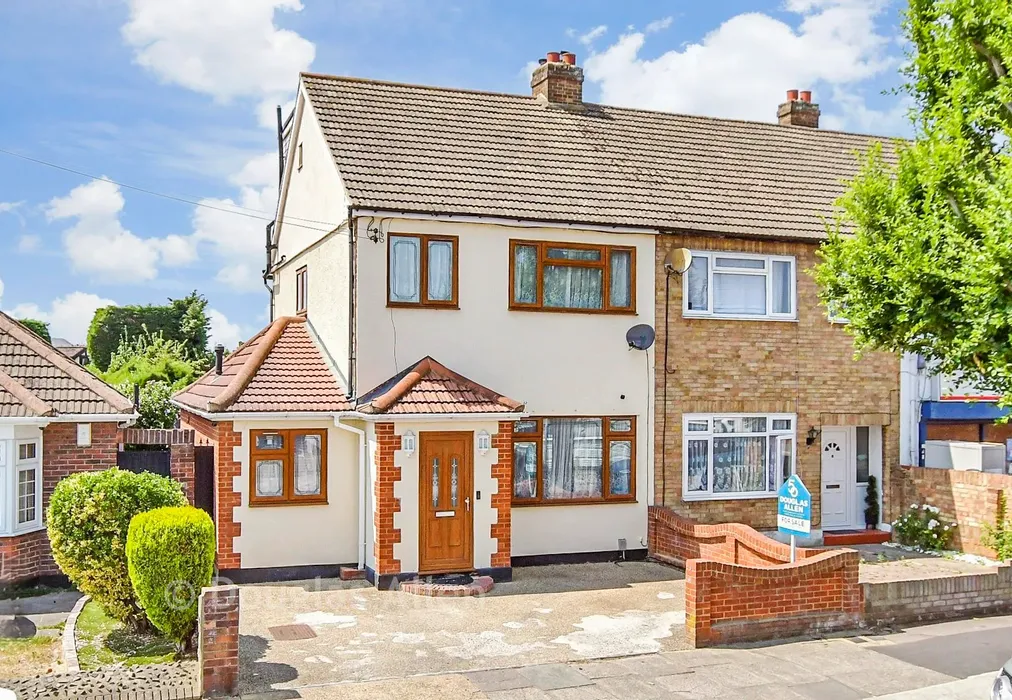 Front - Fairview Avenue, Rainham, Essex - Wards of Kent