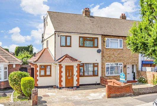 Fairview Avenue, Rainham, Essex - Wards of Kent