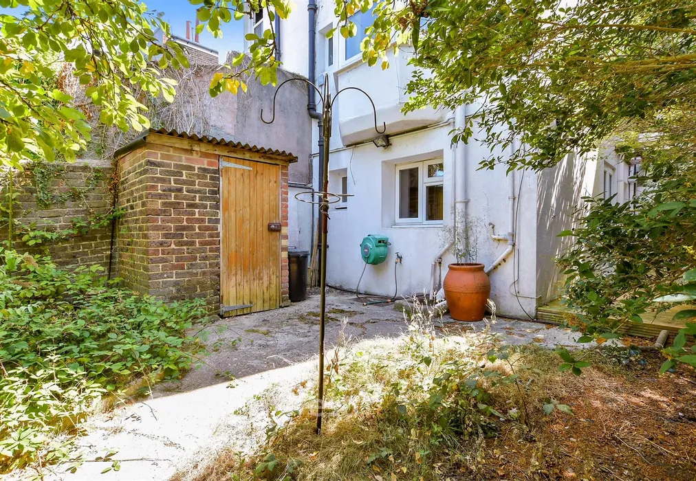 Rear Garden - Preston Drove, Brighton, East Sussex - Wards of Kent