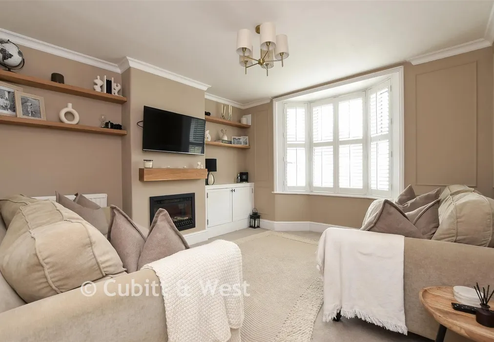 Lounge - Albert Road, Horley, Surrey - Wards of Kent