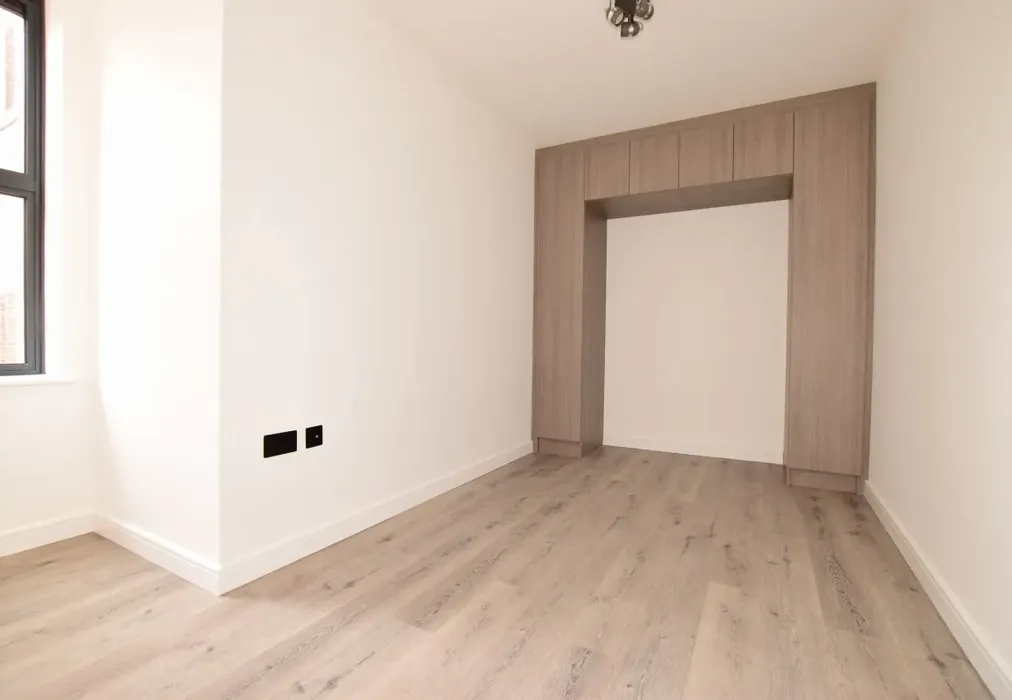 Bedroom - North Street Horsham RH12 - Wards of Kent