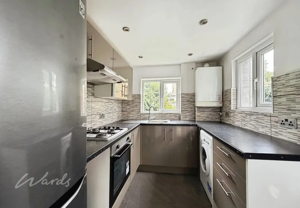 Gros 5 kitchen use - Grosvenor Road Ramsgate CT11 - Wards of Kent