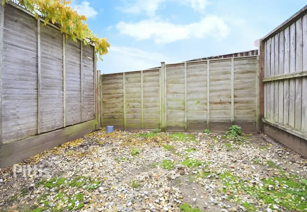  - Cliff Road Sandown PO36 - Wards of Kent