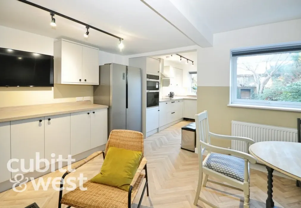  - AVAILABLE WITH NO DEPOSIT Ophir Road Portsmouth PO2 - Wards of Kent