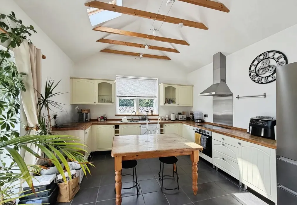 Fair 42 kitchen a... - Fairfield Road Broadstairs CT10 - Wards of Kent