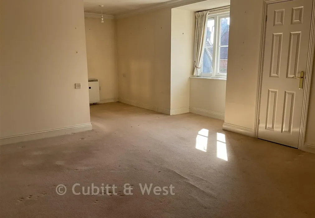 Reception - High Street, Billingshurst, West Sussex - Wards of Kent
