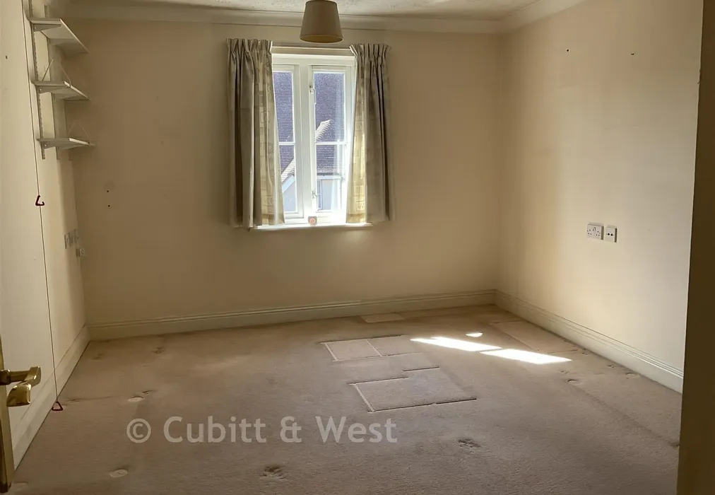 Bedroom - High Street, Billingshurst, West Sussex - Wards of Kent