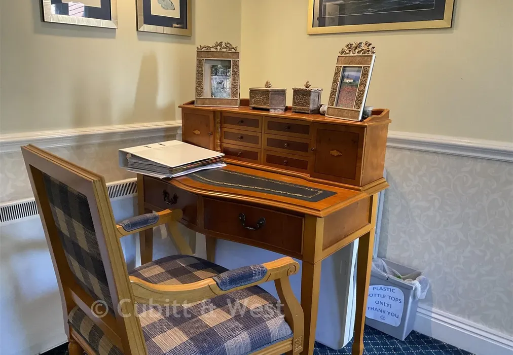 Communal Area - High Street, Billingshurst, West Sussex - Wards of Kent