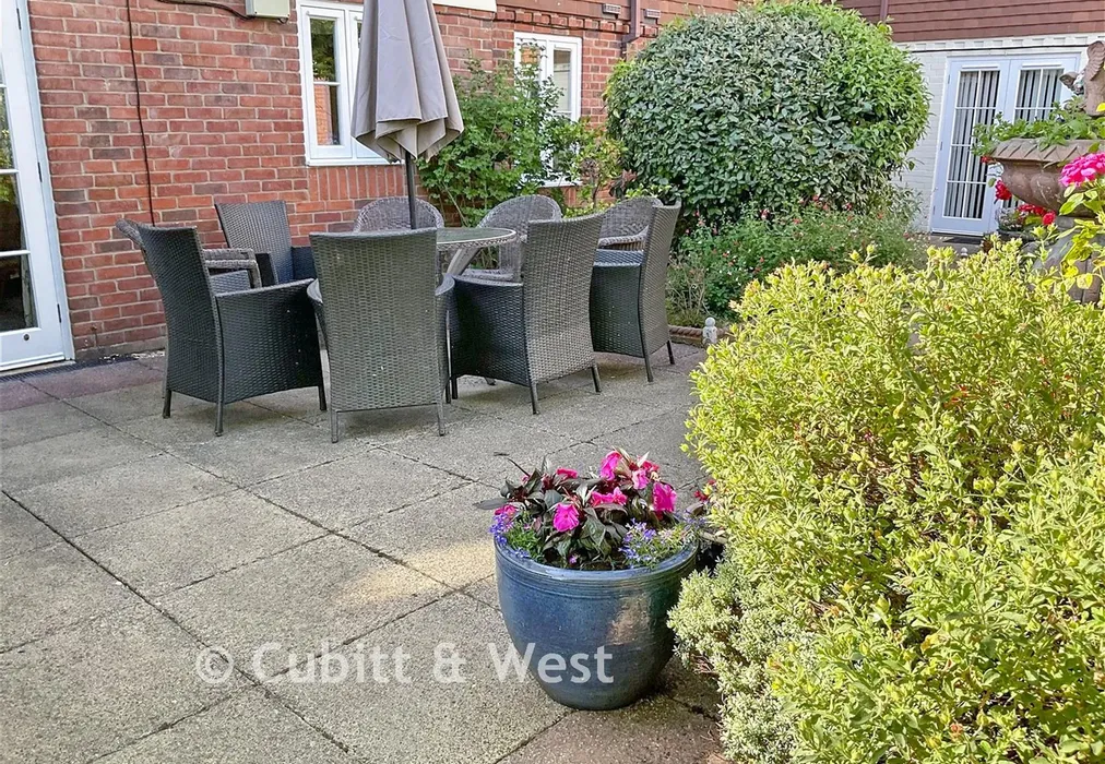 External - High Street, Billingshurst, West Sussex - Wards of Kent