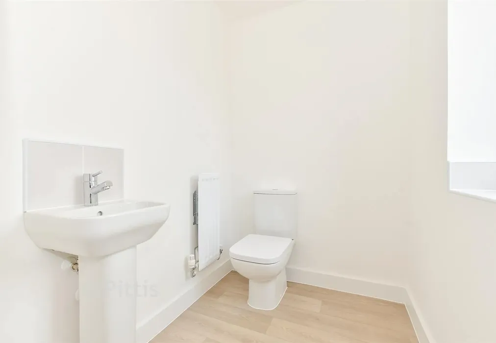 Cloakroom - Acorn Avenue, Newport, Isle of Wight - Wards of Kent