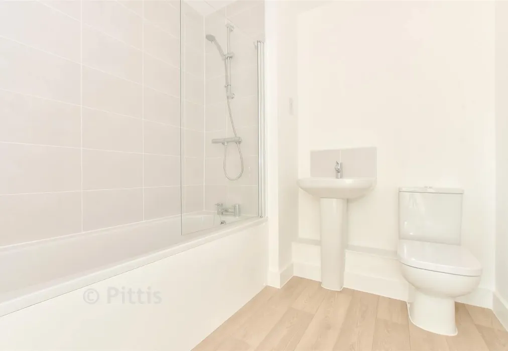 Bathroom - Acorn Avenue, Newport, Isle of Wight - Wards of Kent