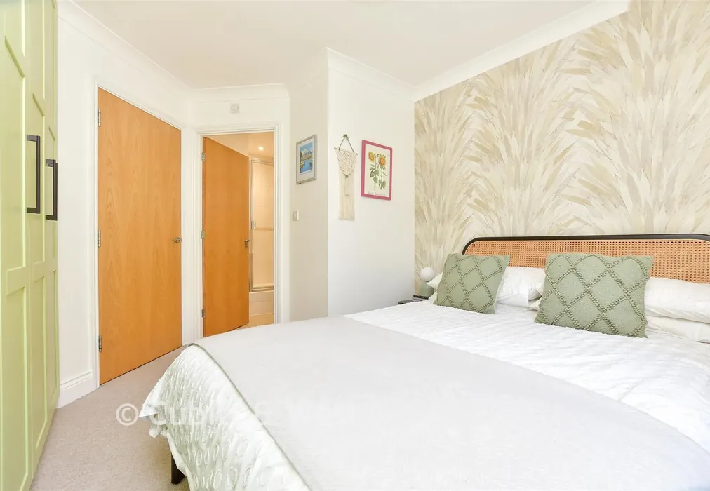 Bedroom 1 - Rose Hill, Sutton, Surrey - Wards of Kent