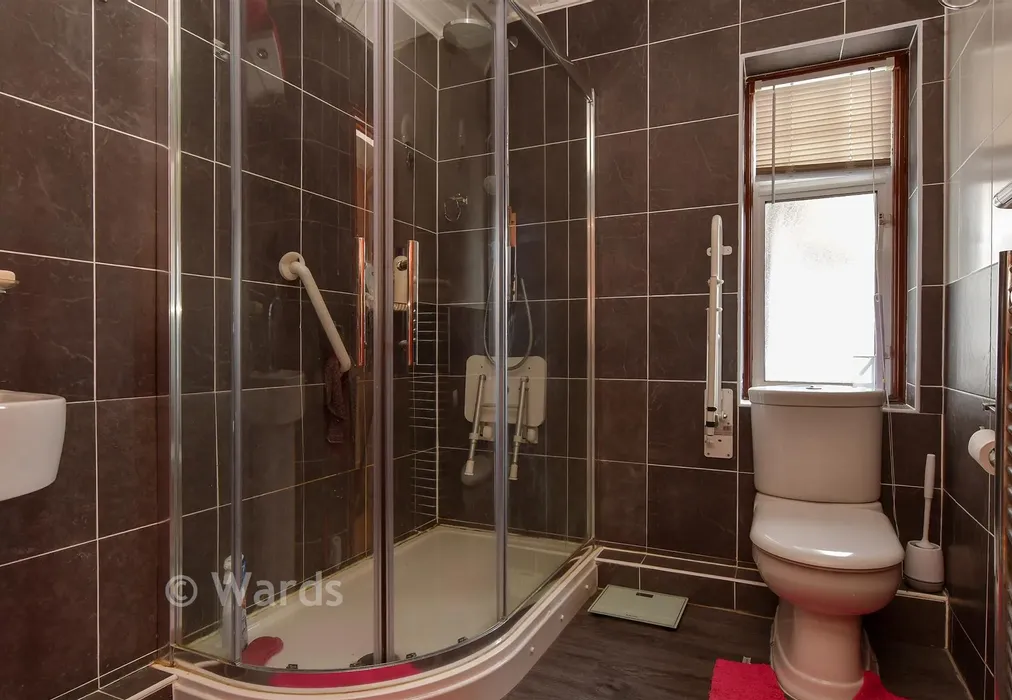 Shower Room - Station Road, Cliffe, Rochester, Kent - Wards of Kent