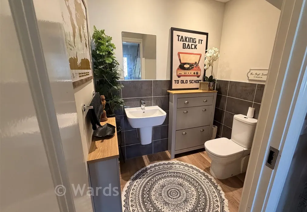 Cloakroom - Fullers Way, Biddenden, Kent - Wards of Kent