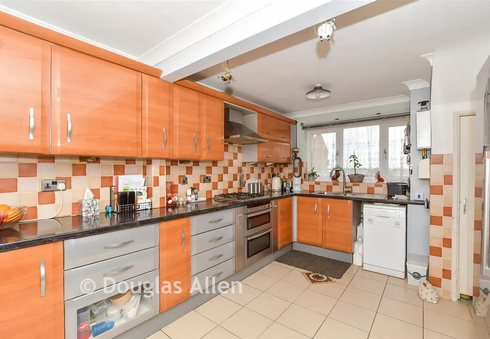 Kitchen - Eastley, Basildon, Essex - Wards of Kent