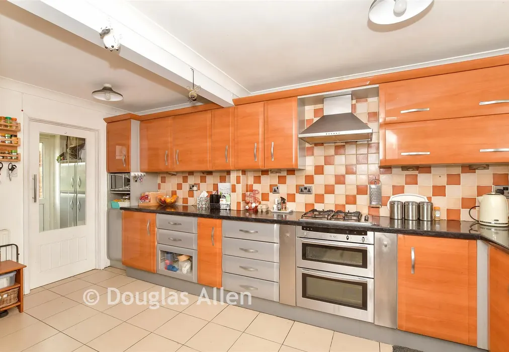 Kitchen - Eastley, Basildon, Essex - Wards of Kent