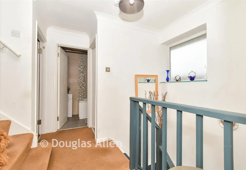 Landing - Eastley, Basildon, Essex - Wards of Kent