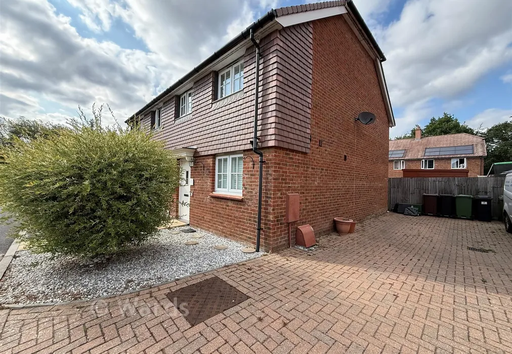 Driveway - Packham Drive, Tonbridge, Kent - Wards of Kent