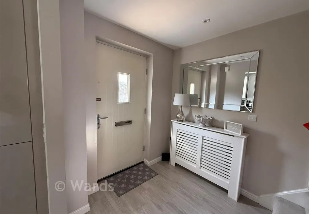 Entrance Hall - Packham Drive, Tonbridge, Kent - Wards of Kent