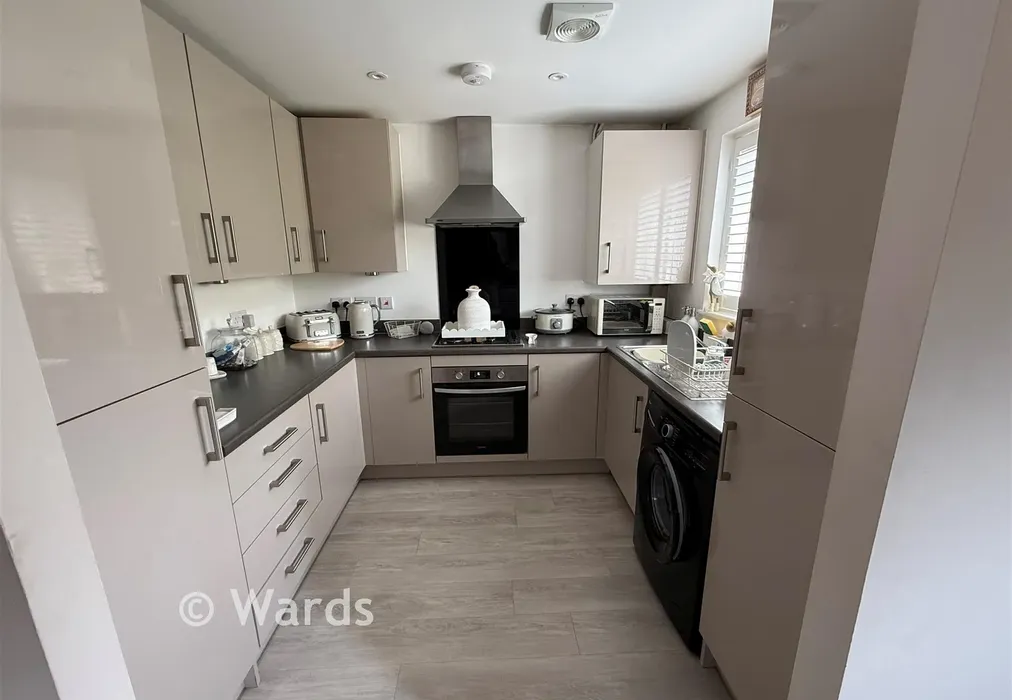 Kitchen - Packham Drive, Tonbridge, Kent - Wards of Kent