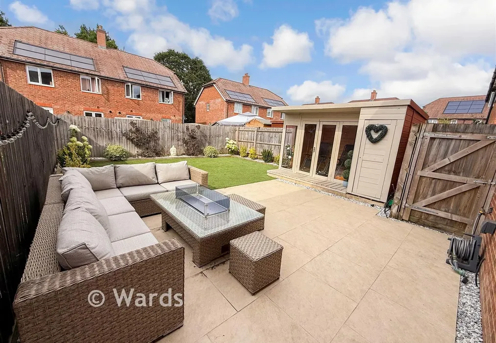 Garden - Packham Drive, Tonbridge, Kent - Wards of Kent