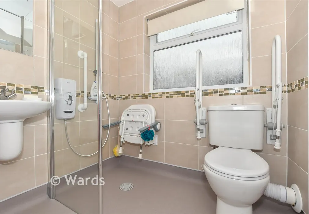 Wet Room - Glebelands, Biddenden, Kent - Wards of Kent