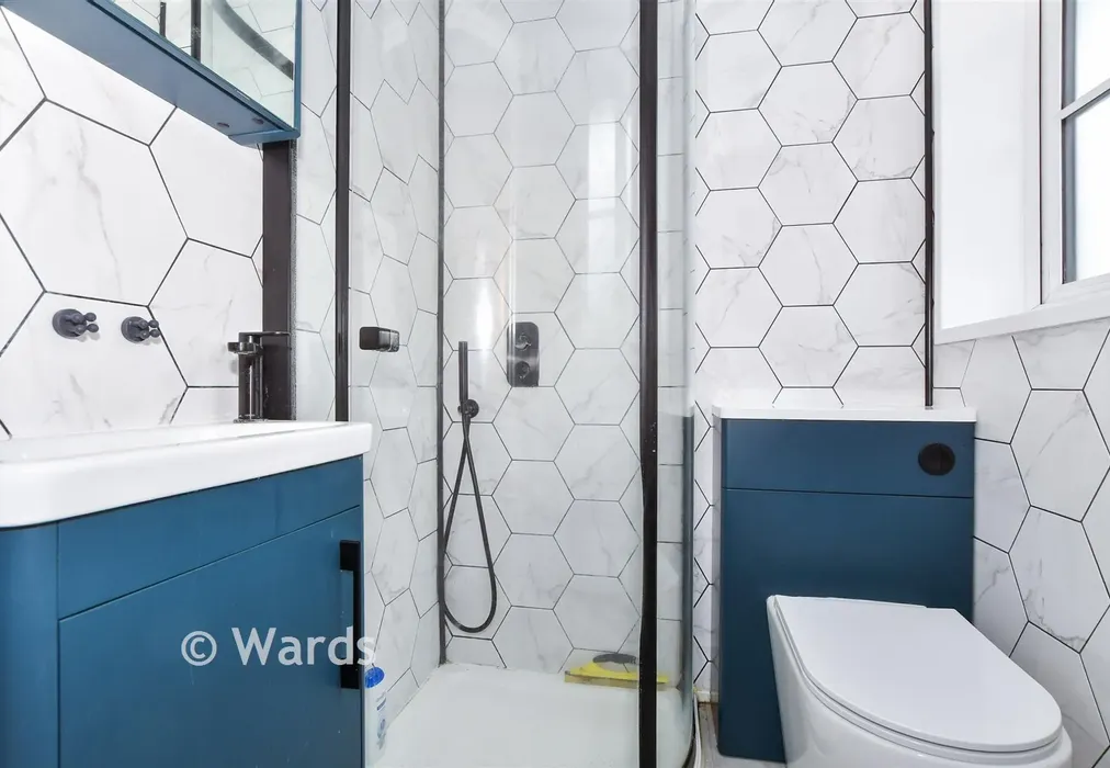 En-Suite Shower Room - Carmans Close, Loose, Maidstone, Kent - Wards of Kent