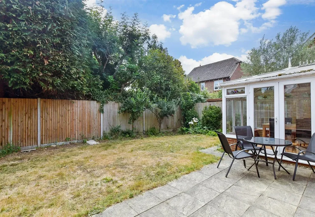 Rear Garden - Carmans Close, Loose, Maidstone, Kent - Wards of Kent