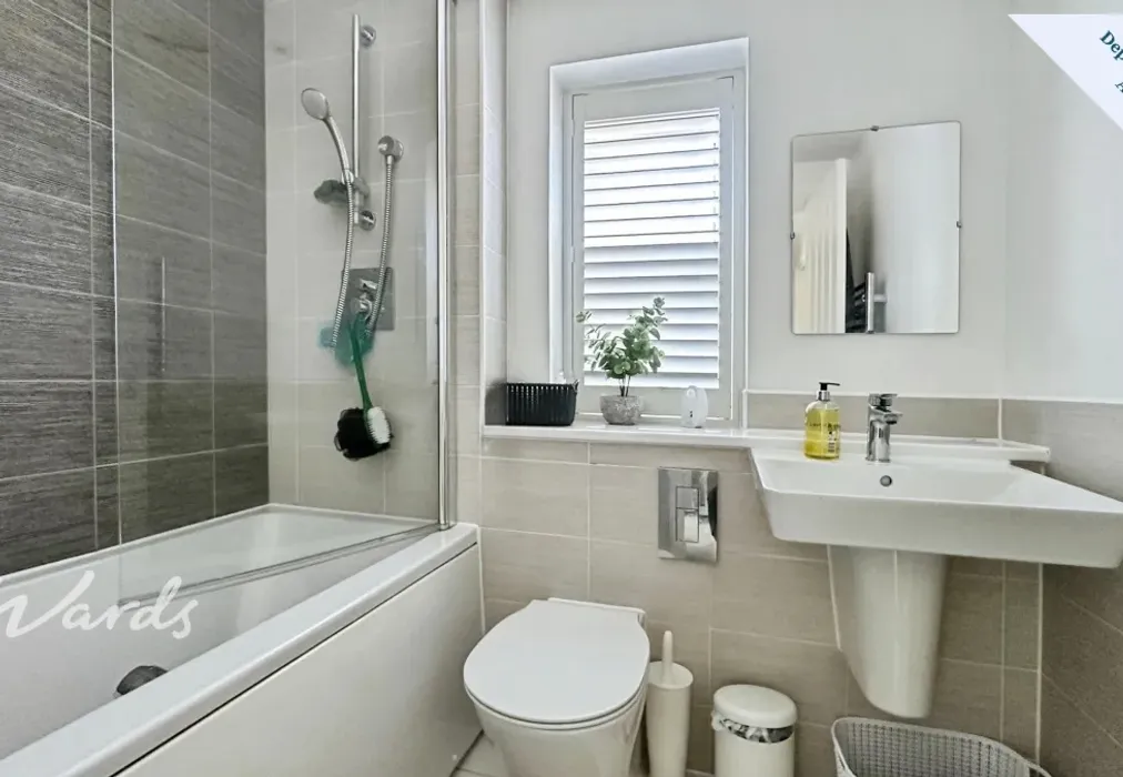 Bathroom - Longsole Way Maidstone ME16 - Wards of Kent