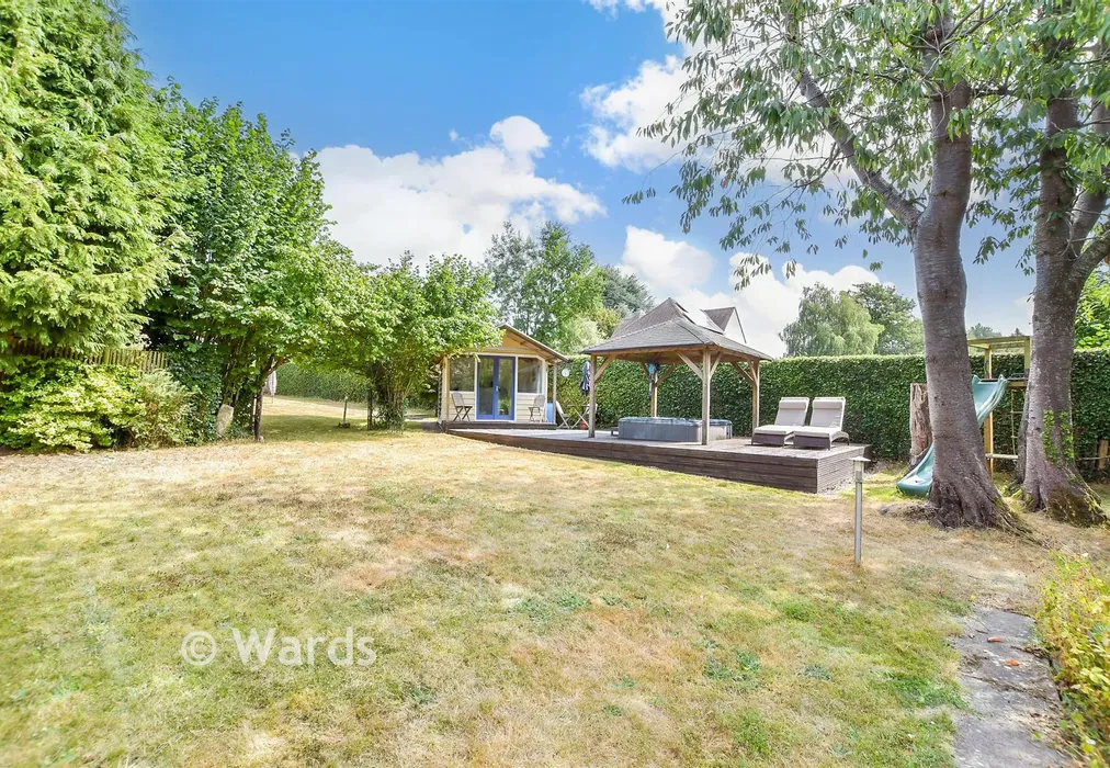 Rear Garden - Walnut Tree Lane, Loose, Maidstone, Kent - Wards of Kent