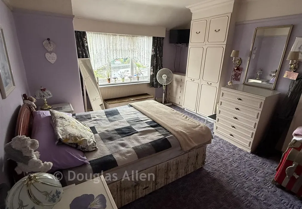 Bedroom C - High Street South, London - Wards of Kent