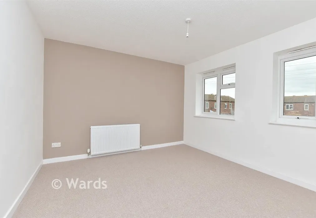 Bedroom 1 - Alder Close, Sheerness, Kent - Wards of Kent