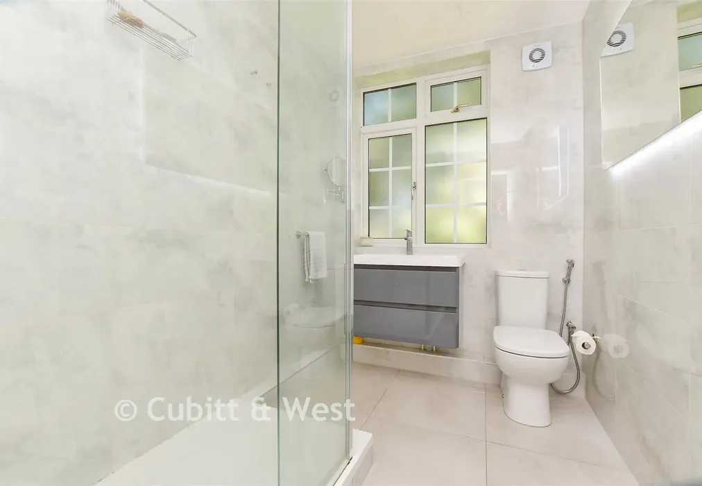 Shower Room - Worcester Road, Sutton, Surrey - Wards of Kent
