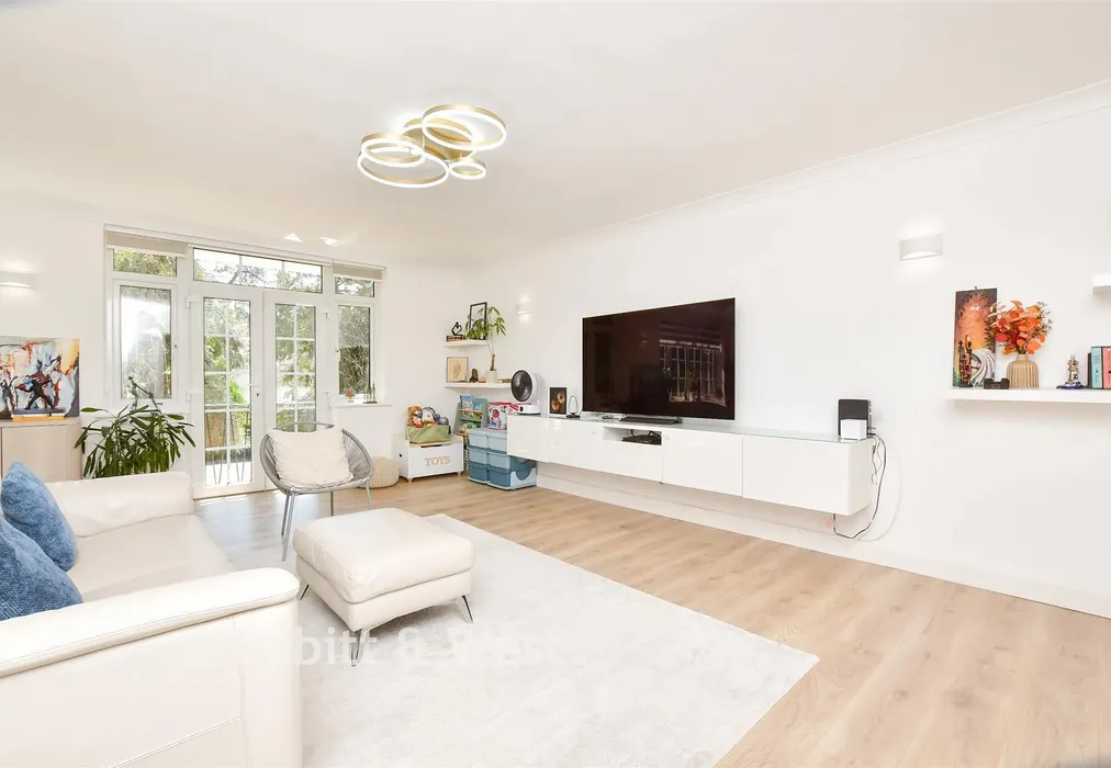 Lounge - Worcester Road, Sutton, Surrey - Wards of Kent