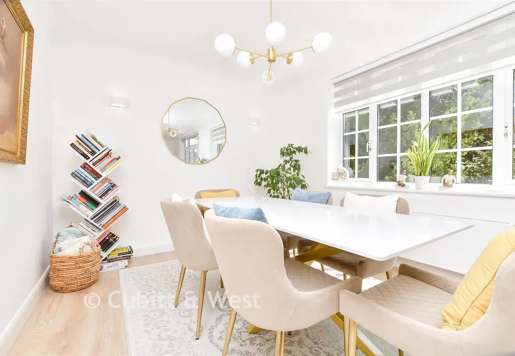 Lounge - Worcester Road, Sutton, Surrey - Wards of Kent