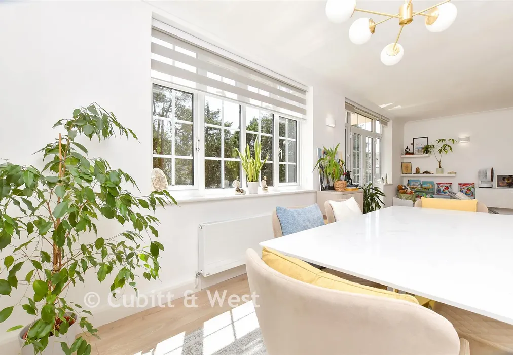 Lounge - Worcester Road, Sutton, Surrey - Wards of Kent