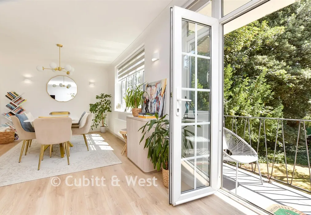 Internal Lifestyle Photograph - Worcester Road, Sutton, Surrey - Wards of Kent