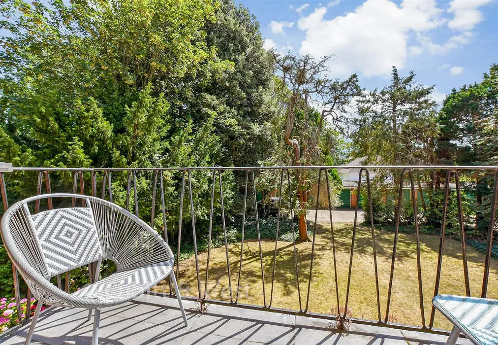 Balcony / Terrace - Worcester Road, Sutton, Surrey - Wards of Kent