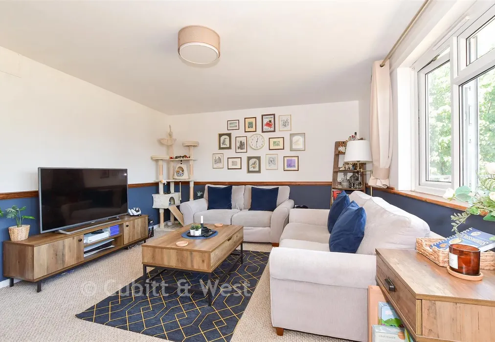 Kitchen - Hardy Close, Horsham, West Sussex - Wards of Kent