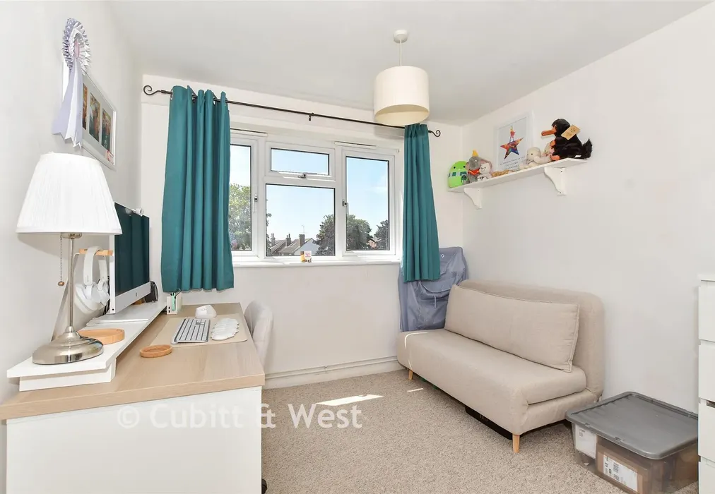 Bedroom 2 - Hardy Close, Horsham, West Sussex - Wards of Kent