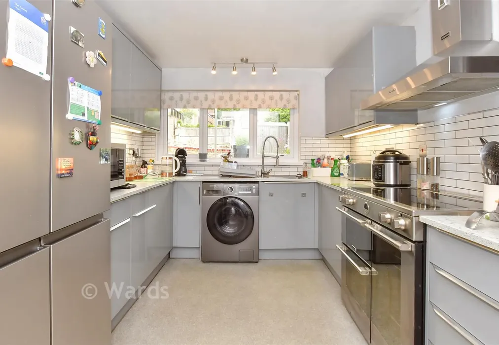 Kitchen - Deanwood Road, Dover, Kent - Wards of Kent