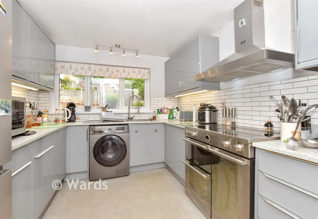 Kitchen - Deanwood Road, Dover, Kent - Wards of Kent